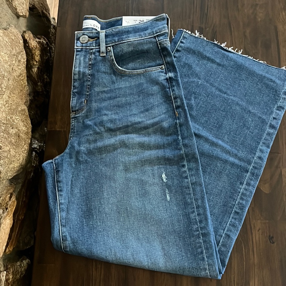 LOFT Anne Taylor size 2 High Waist Relaxed Straight Cropped Jean